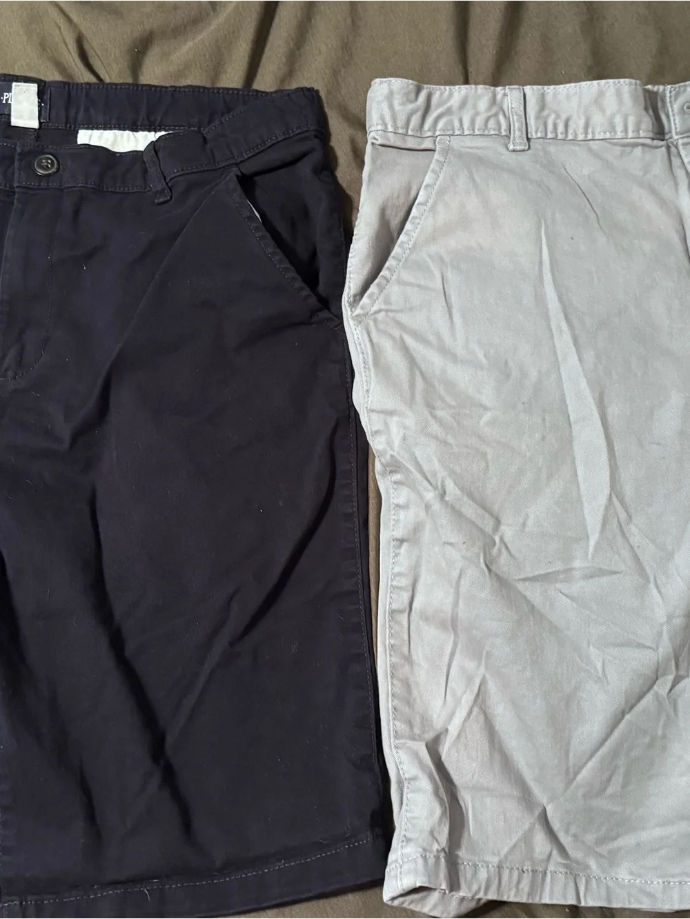 Boys Children’s Place Shorts Size 18 Light Hray & Navy